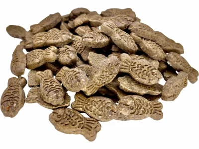 НОВО Хрупкави рибни лакомства за кучета и котки – 90% риба с високо съдържание на Омега-3 Fischli 100gr