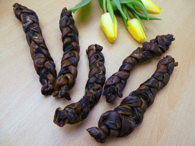 НОВО Натурално лакомство за кучета - Плитки от конска кожа 15 см (бр.)